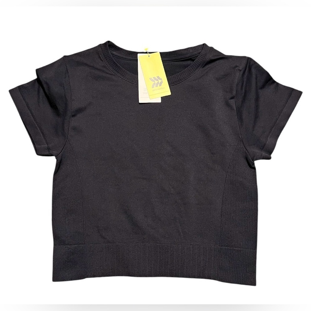 NWT All In Motion Active Womens Large Moisture Wicking Cropped Slim Black Shirt
